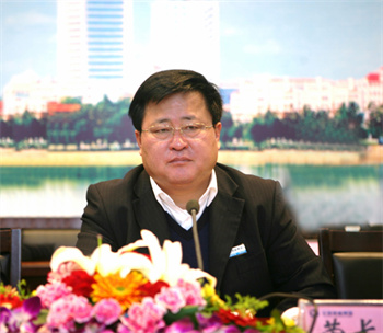 正信集团董事长_长信集团董事长日照(2)
